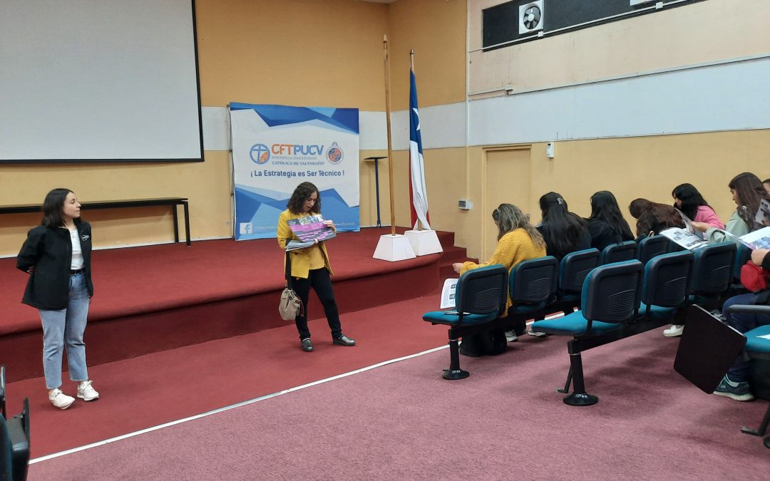 Estudiantes de TNS en Educación Parvularia del CFT PUCV participaron de una charla informativa de la continuidad de estudios con la UVM