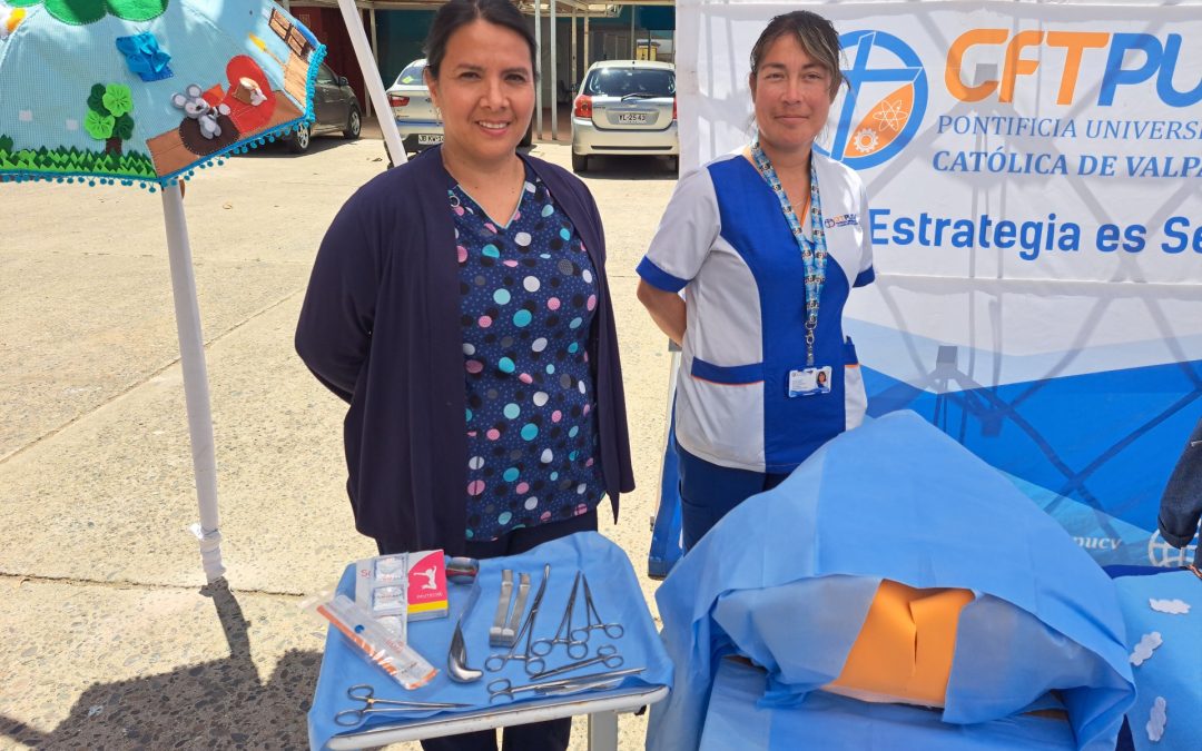 CFT PUCV participa en la Feria Marea del Libro en Viña del Mar