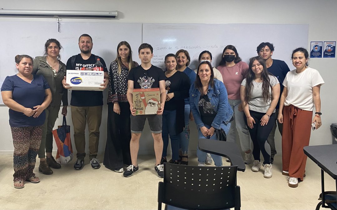Estudiantes de TNS en Trabajo Social regalaron cenas navideñas a personas vulnerables