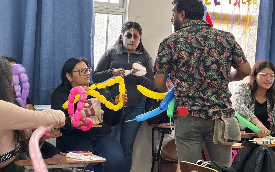 CFT PUCV La Calera realiza taller de globoflexia y pintacaritas para la comunidad