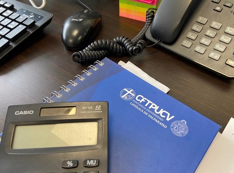 Experto del CFT PUCV entrega consejos para sobrellevar los gastos de fin de año y vacaciones