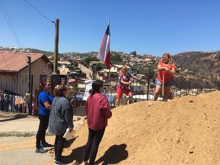 Estudiantes TNS de Trabajo Social del CFT PUCV Viña del Mar visitaron a vecinos afectados por incendio en la comuna para brindar su apoyo