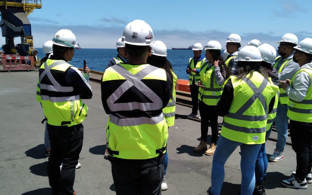 Estudiantes de TNS en Operaciones Portuarias realizaron una visita académica a Puerto Ventanas
