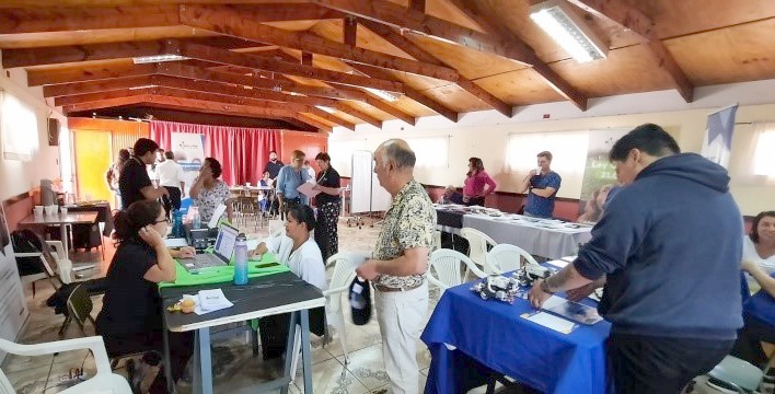 Docentes y estudiantes de CFT PUCV asisten a la Feria de Oportunidades de Achupallas