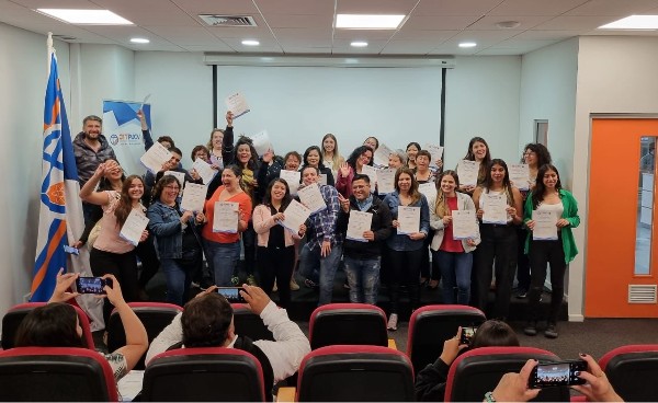 CFT PUCV recibió a más de mil participantes de la comuna de Valparaíso en talleres laborales