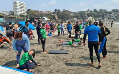 Estudiantes de TNS en Enfermería del CFT PUCV Sede Quillota enseñaron  primeros auxilios en Taller de Surf Inclusivo