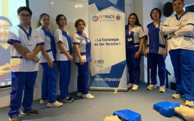 Estudiantes de segundo año de TNS en Enfermería del CFT PUCV impartieron Taller de Primeros Auxilios abierto a la comunidad