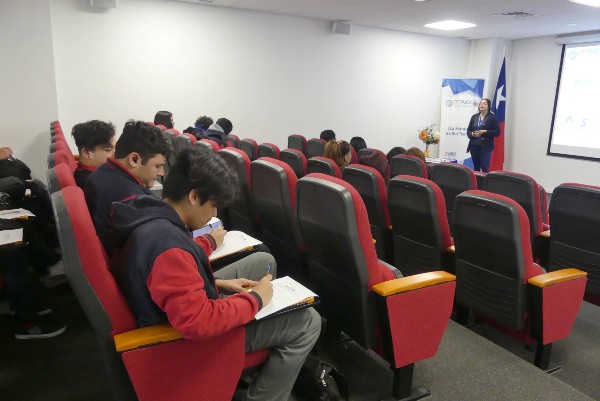 Exitosa Charla Informativa del Programa PACE en CFT PUCV Sede Valparaíso