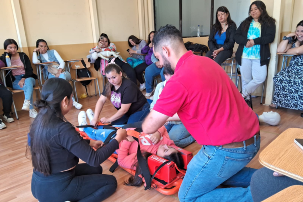 Estudiantes de TNS en Educación Parvularia se capacitan en técnicas de RCP