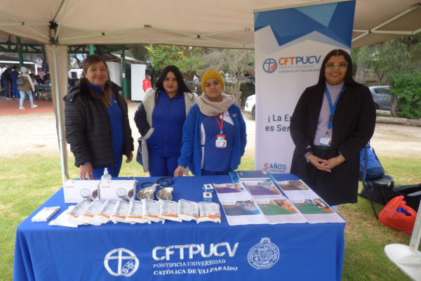 CFT PUCV estuvo presente en la conmemoración del Día del Deporte, Convivencia Escolar y Día del Alumno en el Liceo Bicentenario Las Acacias