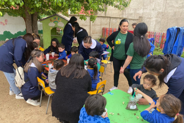 Estudiantes de TNS en Educación Parvularia realizaron interesante actividad en Jardín Infantil Altamira