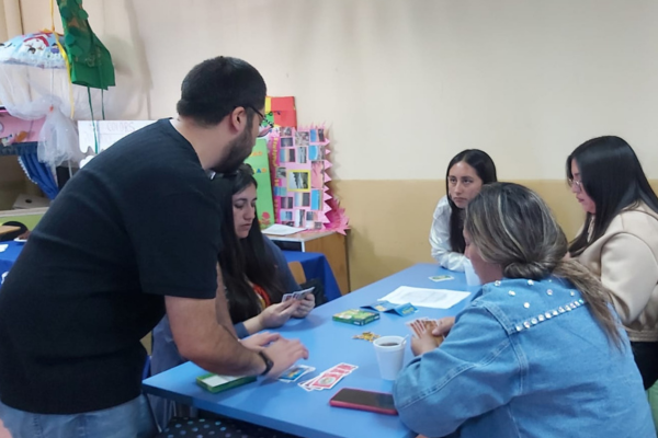 Estudiantes de TNS en Educación Parvularia participaron en taller sobre juegos de mesa