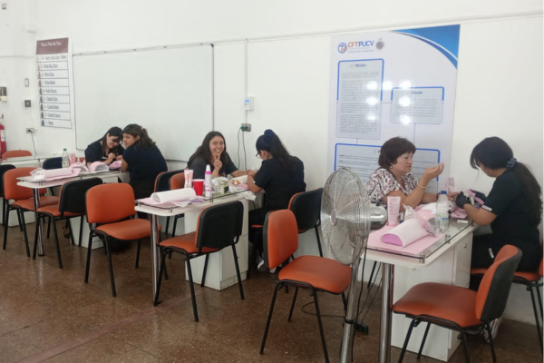 CFT PUCV Sede La Calera realiza exitoso Proceso de Alternancia Formativa en Estética, Cosmetología y Terapias Complementarias