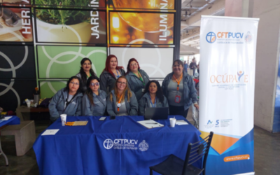 Estudiantes de Trabajo Social del CFT PUCV brindan atención gratuita en Portal Cencosud