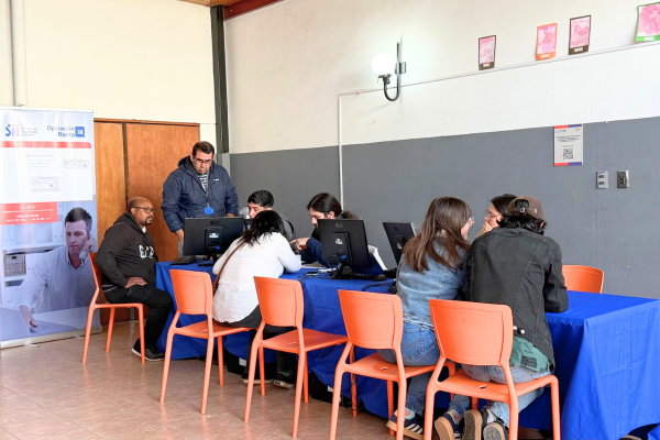 Por cuarto año consecutivo CFT PUCV brinda apoyo en la Operación Renta 2025