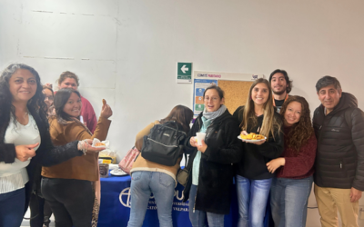 DAE reconoce el sacrificio de estudiantes de jornada vespertina con cálido recibimiento al inicio de su jornada académica