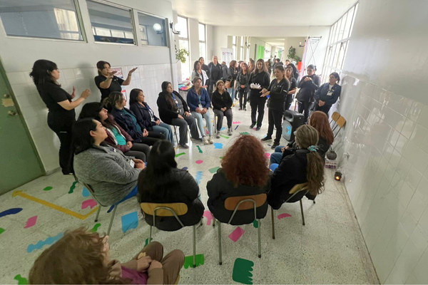 Estudiantes de CFT PUCV ofrecieron una distendida jornada de actividades en el Cesfam El Olivar