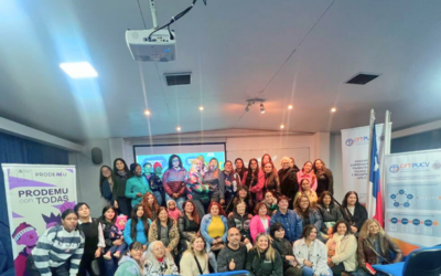 Mujeres Emprendedoras reciben importante orientación para postular a Fondos Concursables