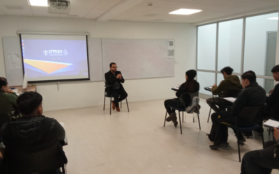Estudiantes de TNS en Operaciones Portuarias participaron de enriquecedora charla con trabajador formado en CFT PUCV