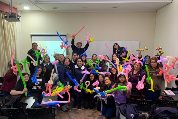 Estudiantes de Educación Parvularia participaron en Taller de Globoflexia en Sede Limache
