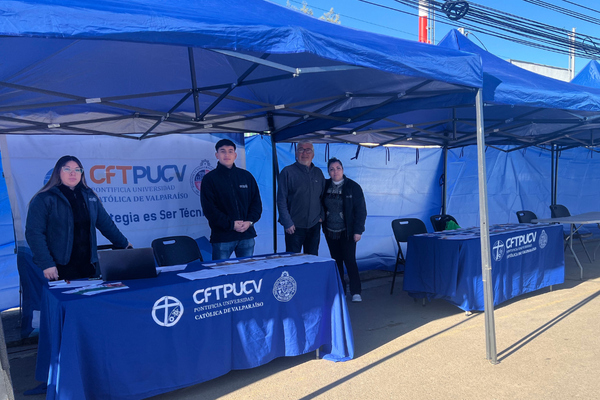 CFT PUCV ofreció valiosa información en la Feria de Seguridad y Servicios Sociales de Viña del Mar