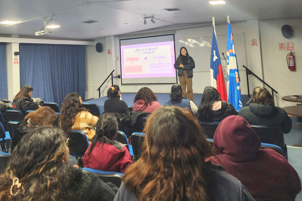 Estudiantes de TNS en Trabajo Social participaron de Taller de Sensibilización impartido por la UDISEG