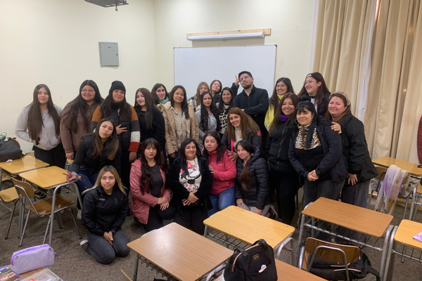 Estudiantes de TNS en Educación Parvularia asistieron a enriquecedor conversatorio sobre métodos de enseñanza en Sede Limache