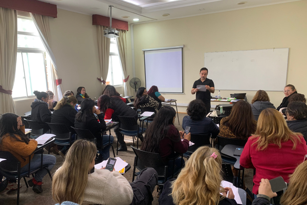 Continúa la formación de Jefas de Hogar en Sede Limache: CFT PUCV albergó un Taller de Logos