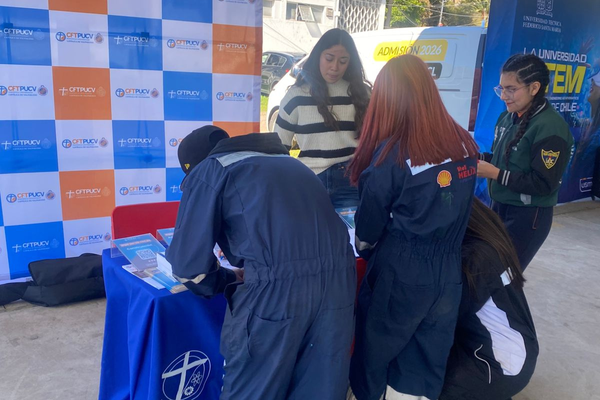 CFT PUCV Sede La Calera participó de la Feria de Alternativas Académicas 2025