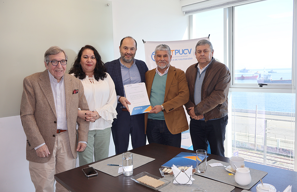 CFT PUCV y ERRES SPA firmaron un beneficioso convenio colaborativo