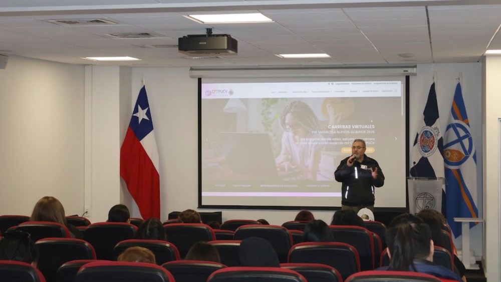 CFT PUCV mantuvo un exitoso Día Abierto en Sede Valparaíso