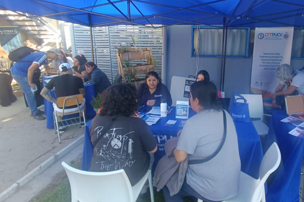 El Equipo Psicopedagógico del DAE marcó su presencia en la Feria Sunset Día Abierto en Sede Quillota