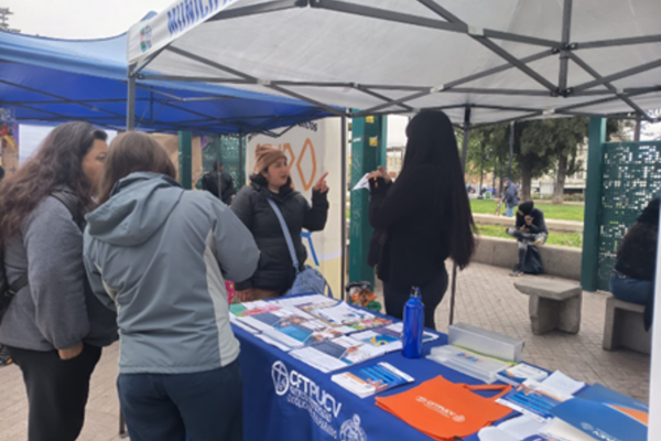 El Centro Ocúpate de Sede Valparaíso junto a DAE y Admisión participaron de una jornada de visibilización del Centro de Educación Integrada de Adultos de San Ignacio