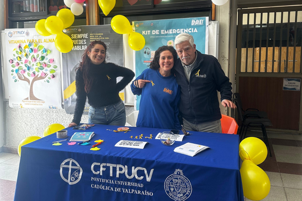 Stand de Bienestar y Autocuidado recorrió las Sedes de CFT PUCV en el Mes de la Prevención del Suicidio