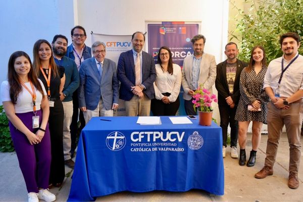 SLEP Petorca y CFT PUCV firman convenio de colaboración que permitirá fortalecer el desarrollo de cientos de estudiantes