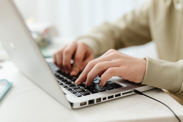 CFT PUCV impartió dos Talleres de Excel para tituladas y titulados de la institución
