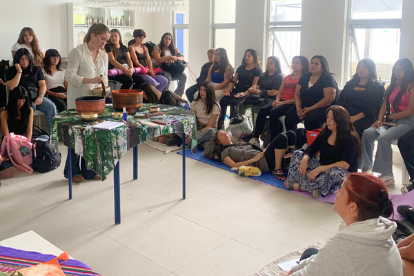 Actividad de bienvenida promueve el bienestar integral en estudiantes de TNS en Estética, Cosmetología y Terapias Complementarias